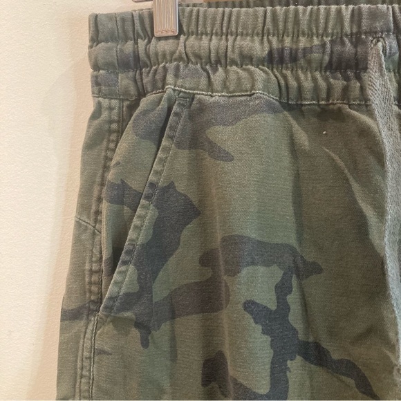 TNA Sz S Aritzia Cargo Camo Pants with Many  Pockets Jogger Style - Picture 12 of 15
